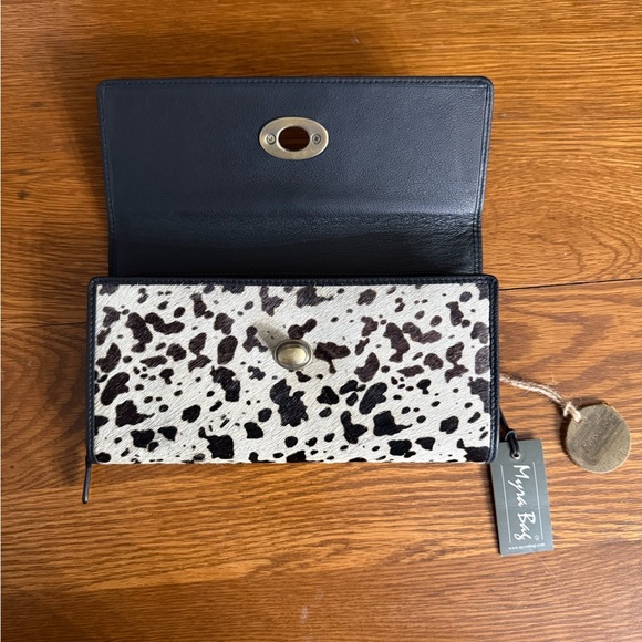 Myra Cowhide Wallet - Clutch - Picture 2 of 3